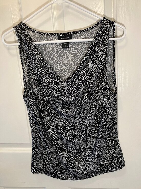 Express Women’s Tank Top – Black & White Geometric Floral Print – Size Large - Picture 1 of 3